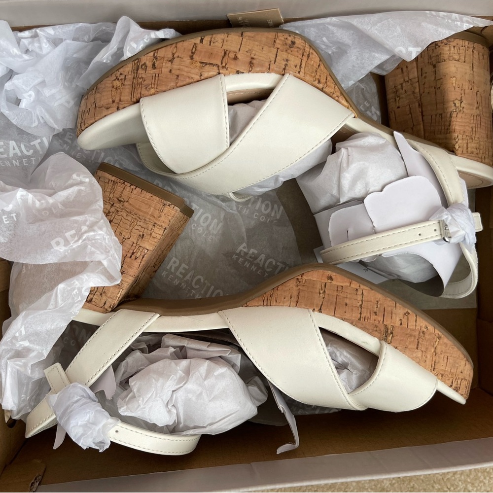 White platform heels - Picture 2 of 5